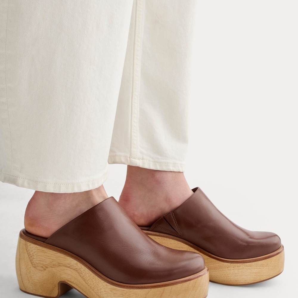 Elegant Brown Leather Mules